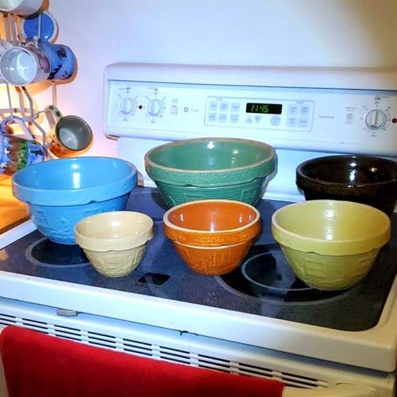 💥SOLD💥Roseville Ransbottom Watering Girl Yelloware,Whole Set - Picture 3 of 7